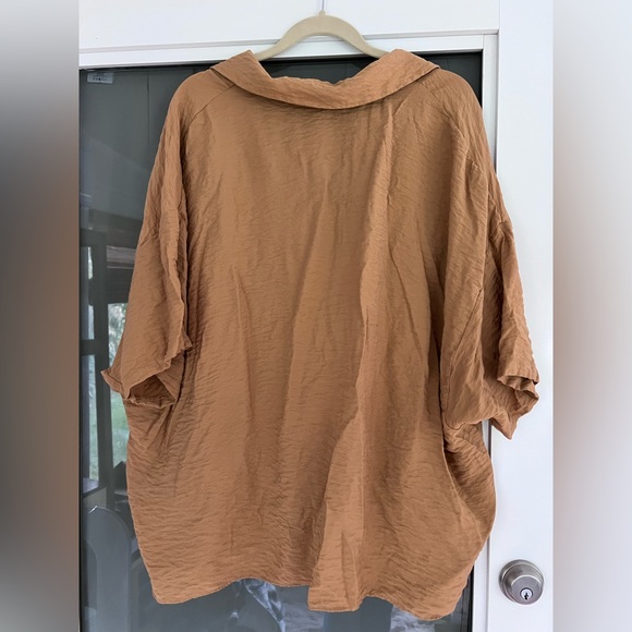 Anthropologie Dylon Short-Sleeve Wide Placket Top - Picture 5 of 5